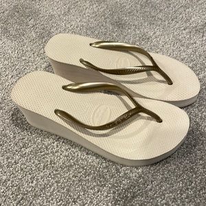 Haviana Wedged Flip Flop, cream and gold